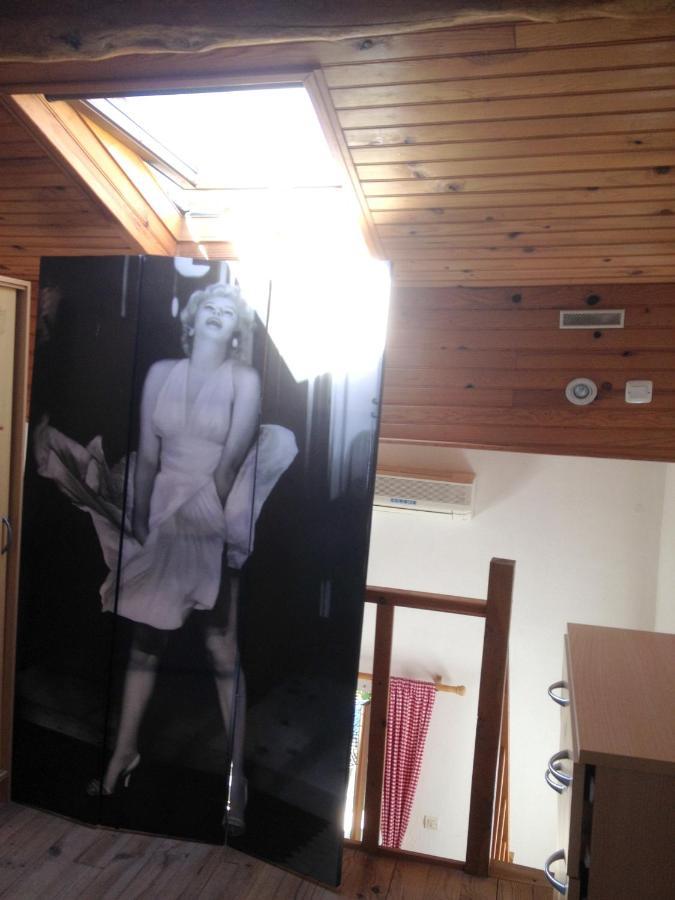 Studio Avec Piscine Privee Jardin Clos Et Wifi A Saint Jean D'Angely Екстериор снимка